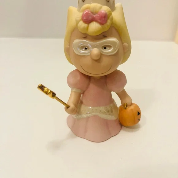 Lenox Peanuts Gang Tricks and Treats Set of 5 Halloween Fine China Figures VTG